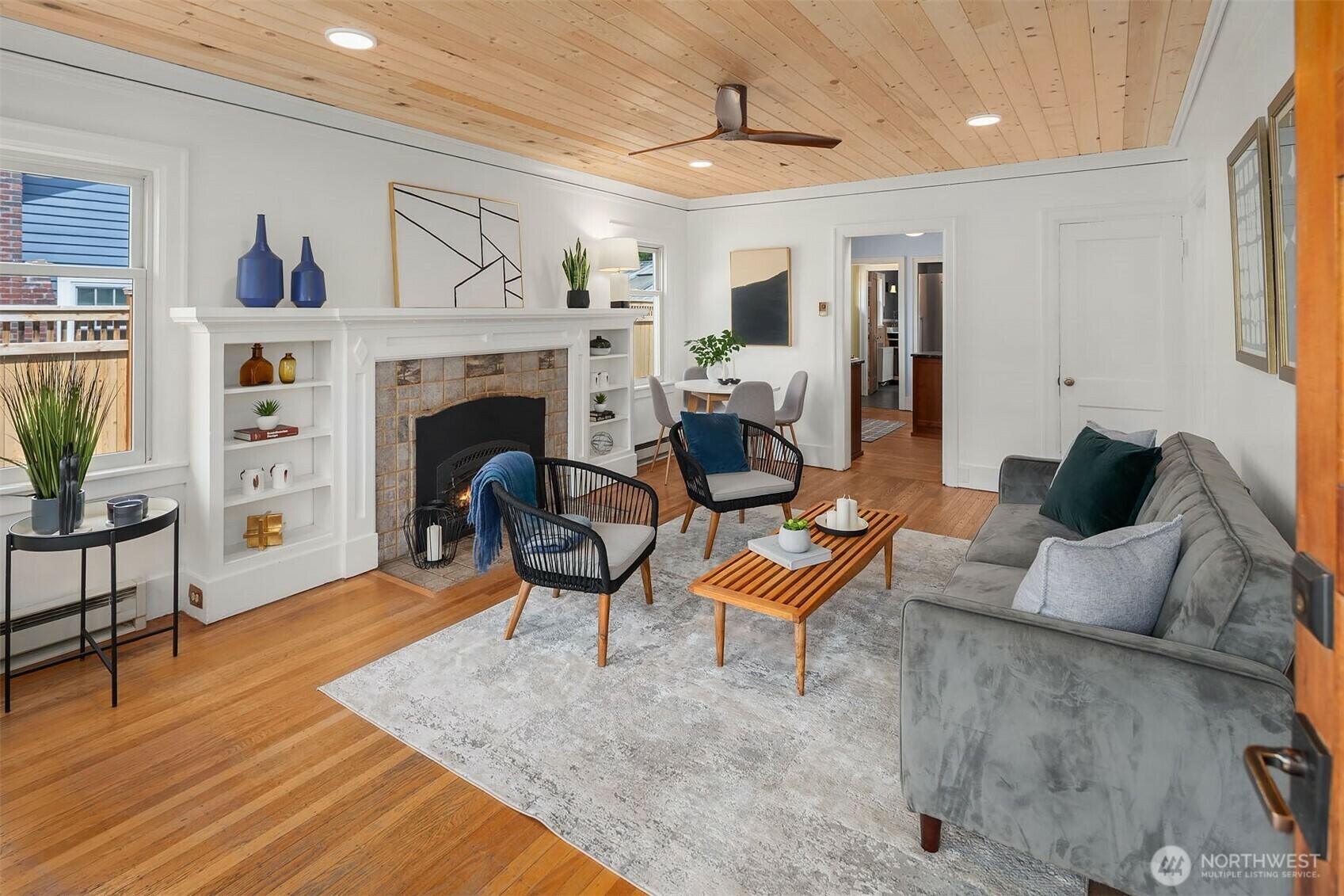Property Photo: 9116 23rd Avenue NE WA 98115