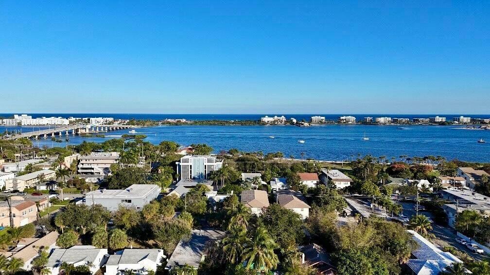 Property Photo: 215 S Federal Highway #2 FL 33460