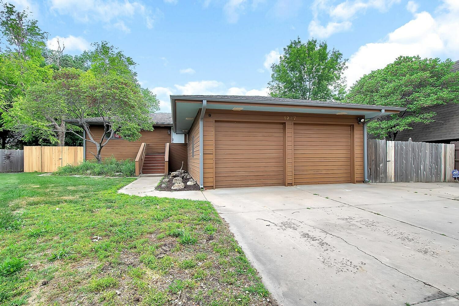 Property Photo: 1977 N Mt Carmel Ave KS 67203