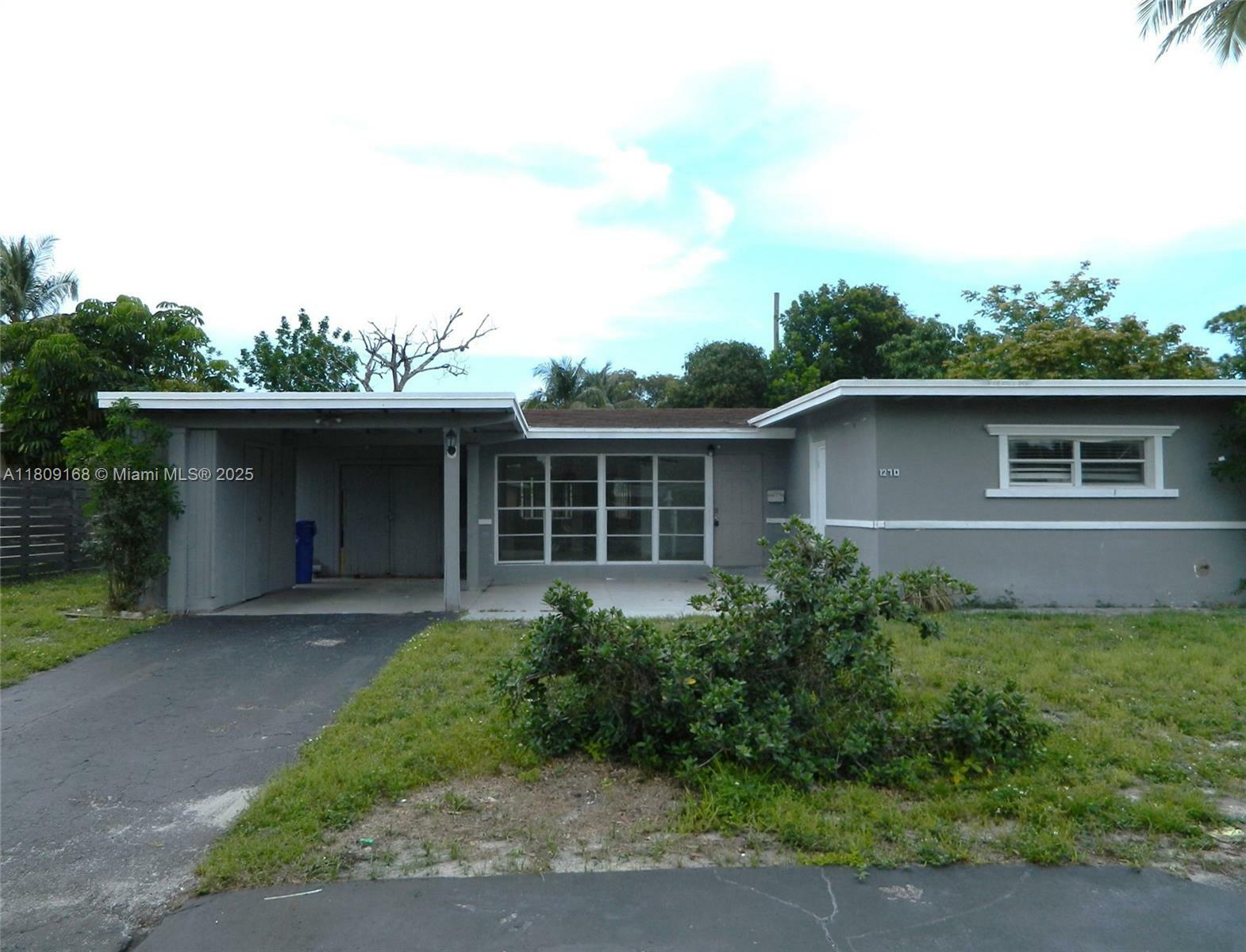 Property Photo: 1270 SW 29th Ter FL 33312