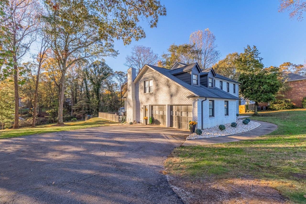 Property Photo: 204 Thornhill Drive SC 29301
