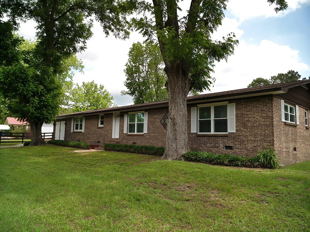 Property Photo: 4301 County Road 156 AL 36330