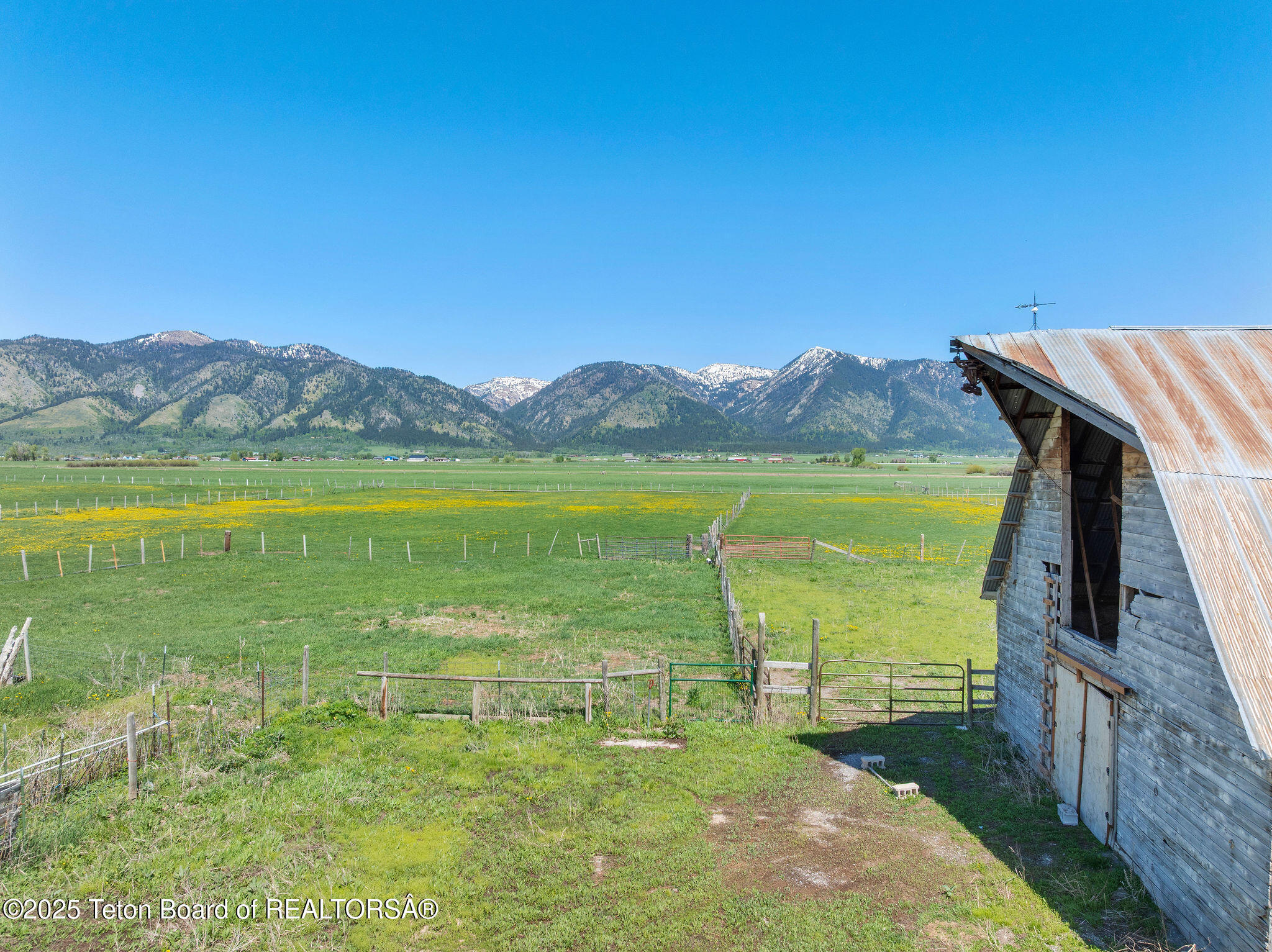 Property Photo: 836 Muddy String WY 83127