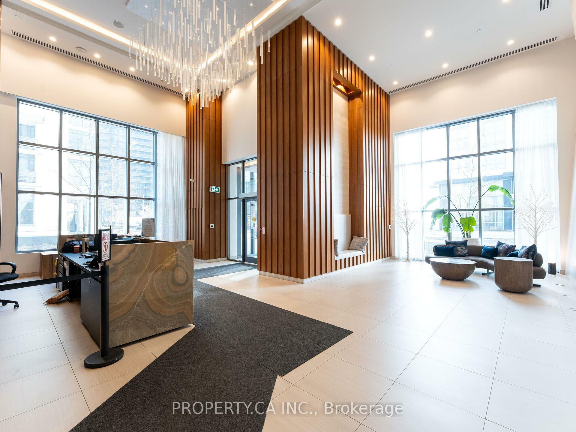 Photo de la propriété: 70 Annie Craig Drive 5308 ON M8V 0G2
