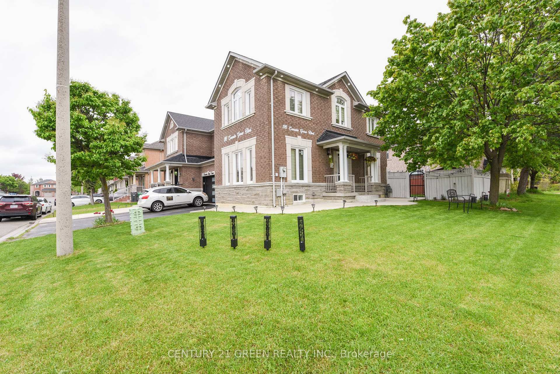 Property Photo: 116 Canada Goose Boulevard ON L6R 2A4