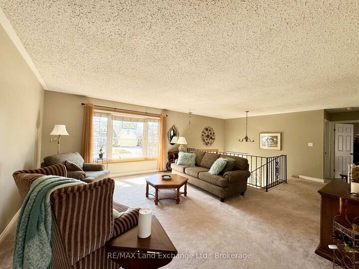 Property Photo: 34 Archibald Place ON N0H 2L0