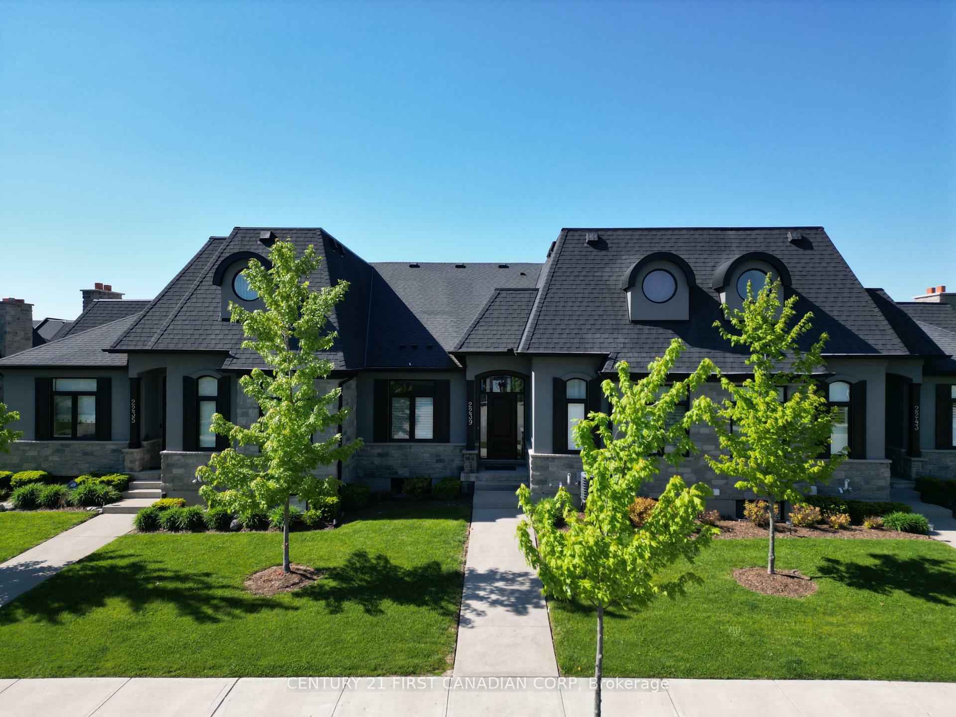 Photo de la propriété: 2239 Callingham Drive ON N6G 5B8