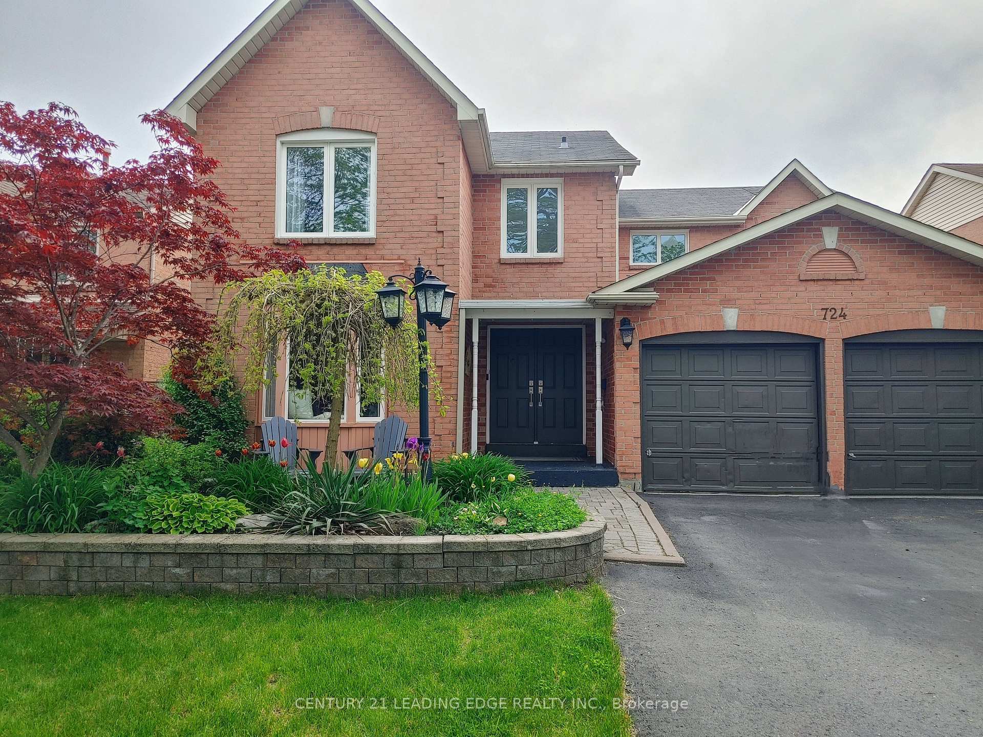 724 Barnes Crescent  Oshawa ON L1J 8K1 photo