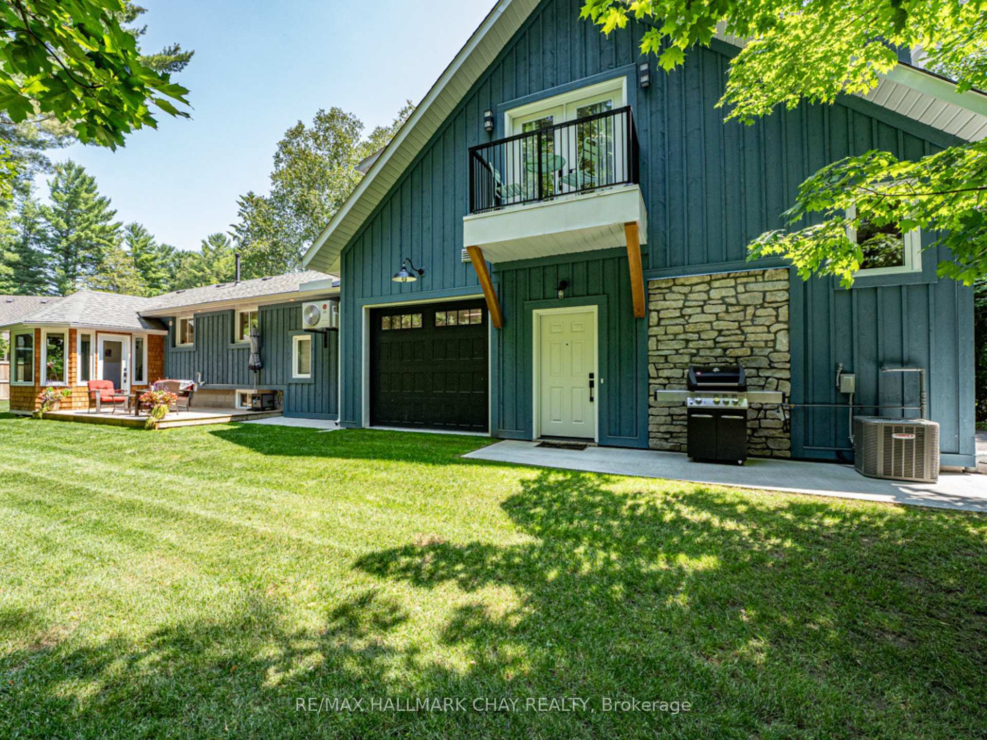 Property Photo: 18 Lawrence Avenue ON L9X 0W3