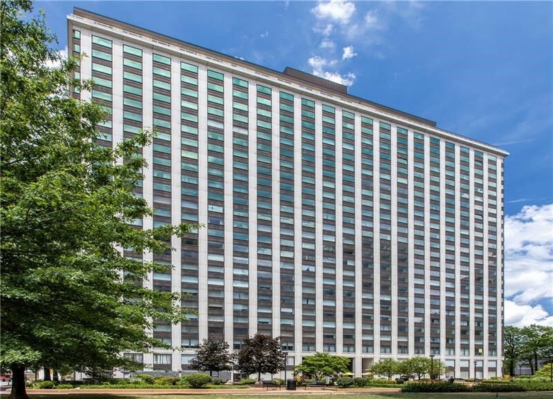 Property Photo: 320 Fort Duquesne Blvd. 26K PA 15222