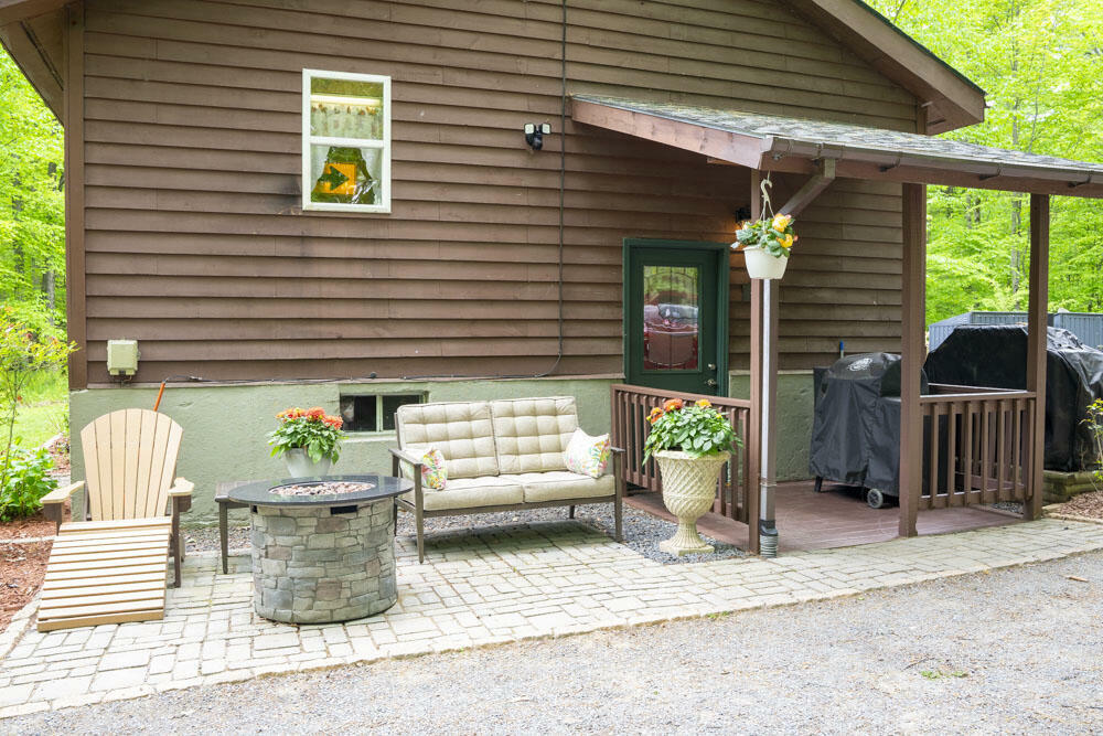 Property Photo:  42 Oneida Lane  NY 12941 