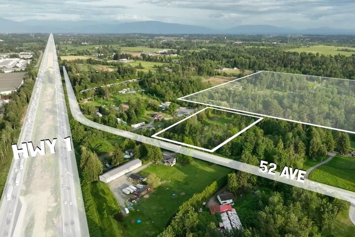 Photo de la propriété:  26714 52 Avenue  BC V4W 1N6 