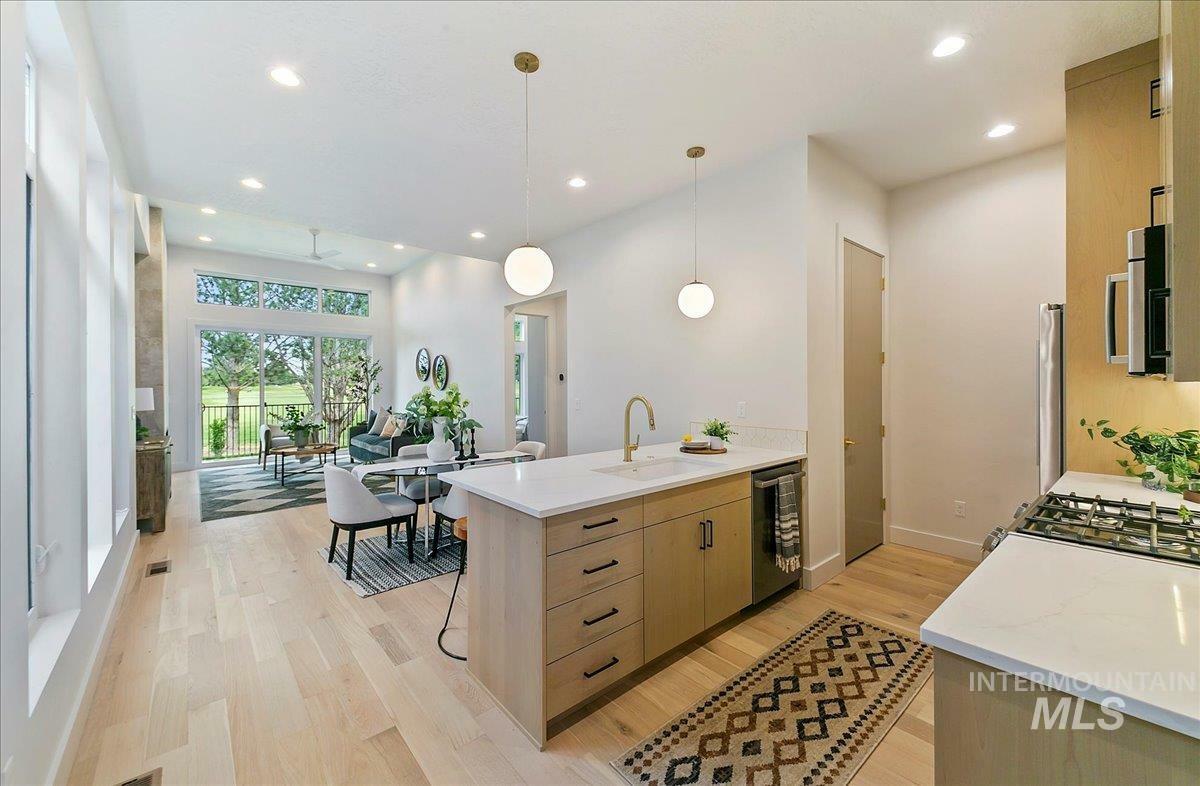 Property Photo: 6480 S Astoria Ave ID 83642