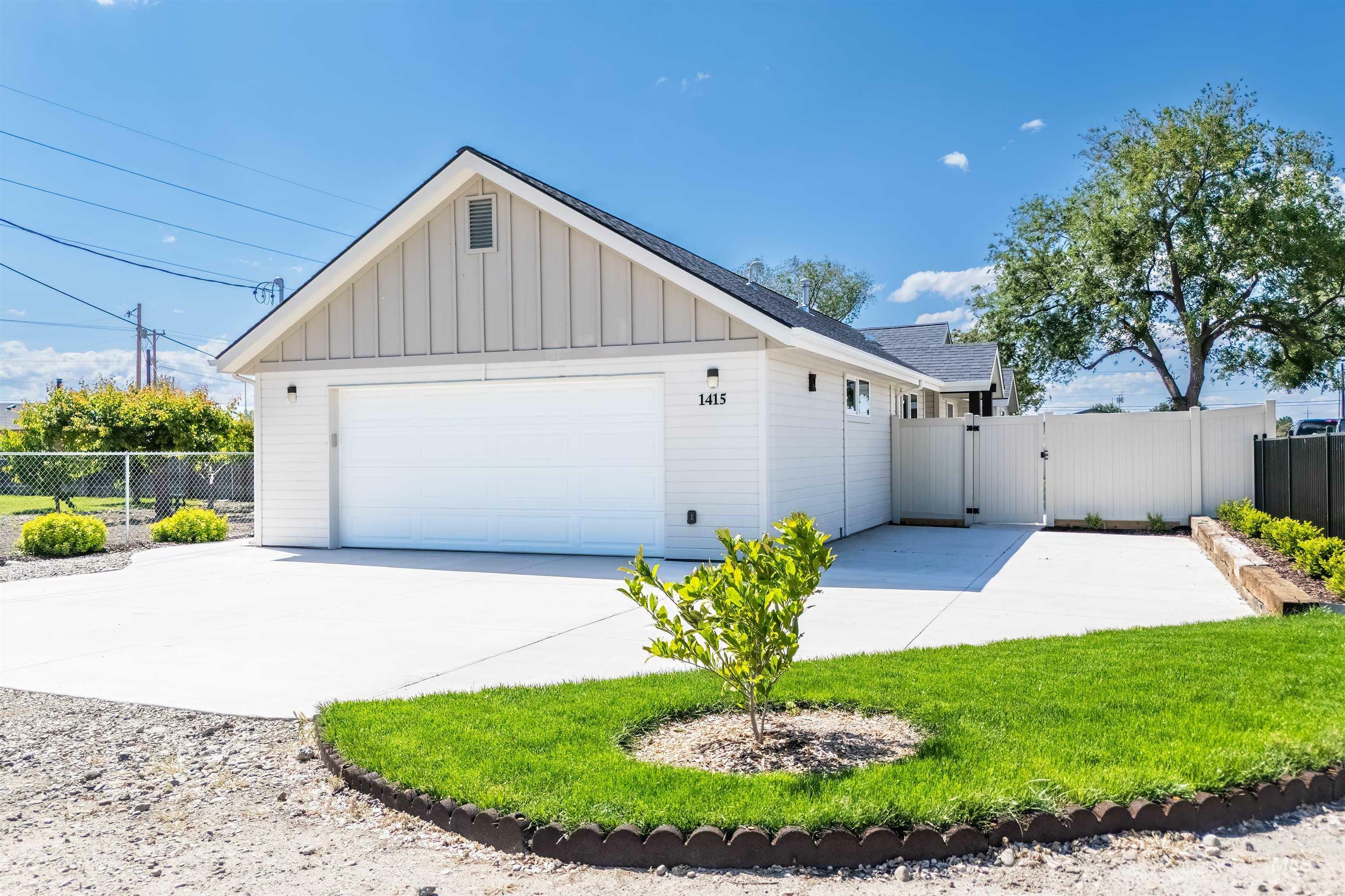 Property Photo: 1415 Lury Ln ID 83605-4801