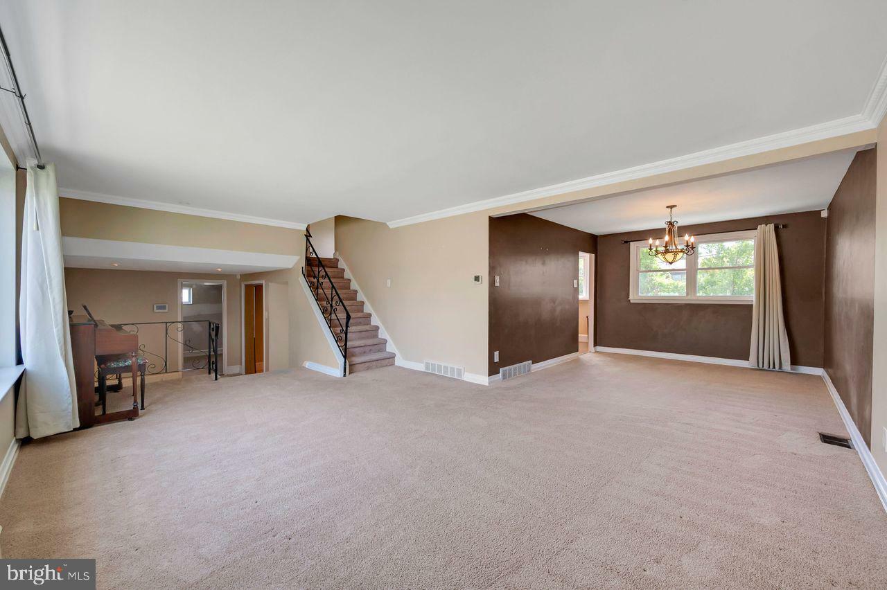 Property Photo: 9731 Glenhope Road PA 19115