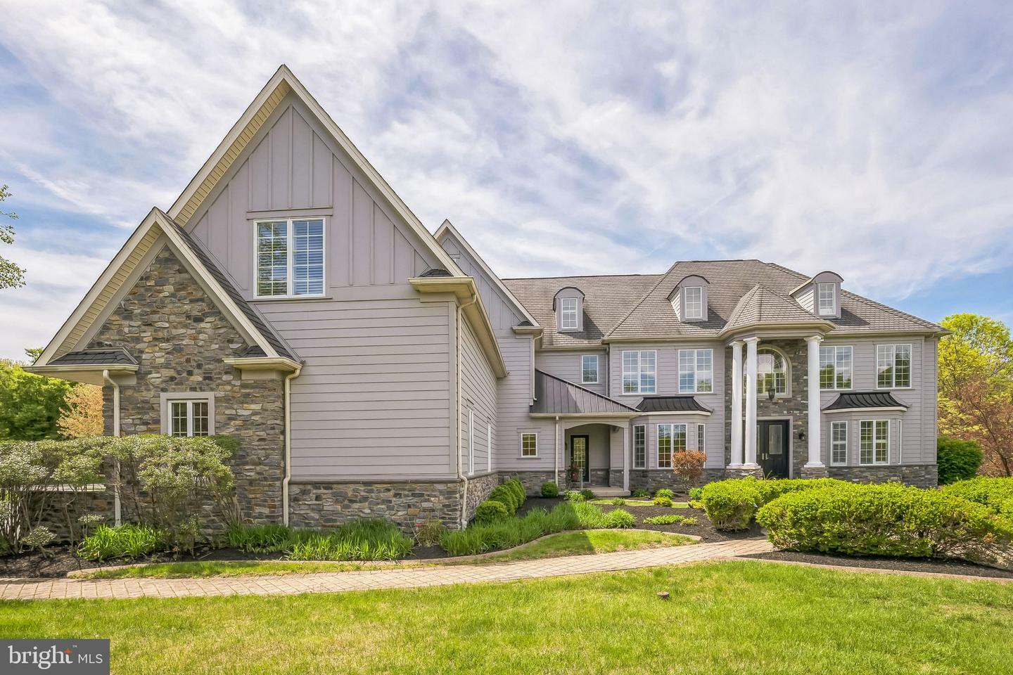Property Photo: 710 Daventry Way PA 19002