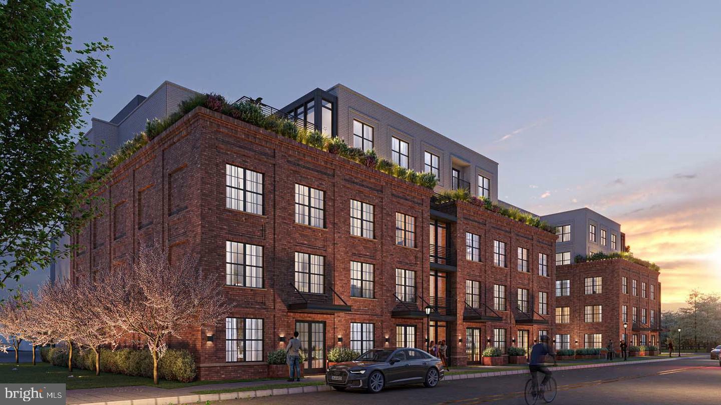 Property Photo: 811 N Columbus Street 401 VA 22314
