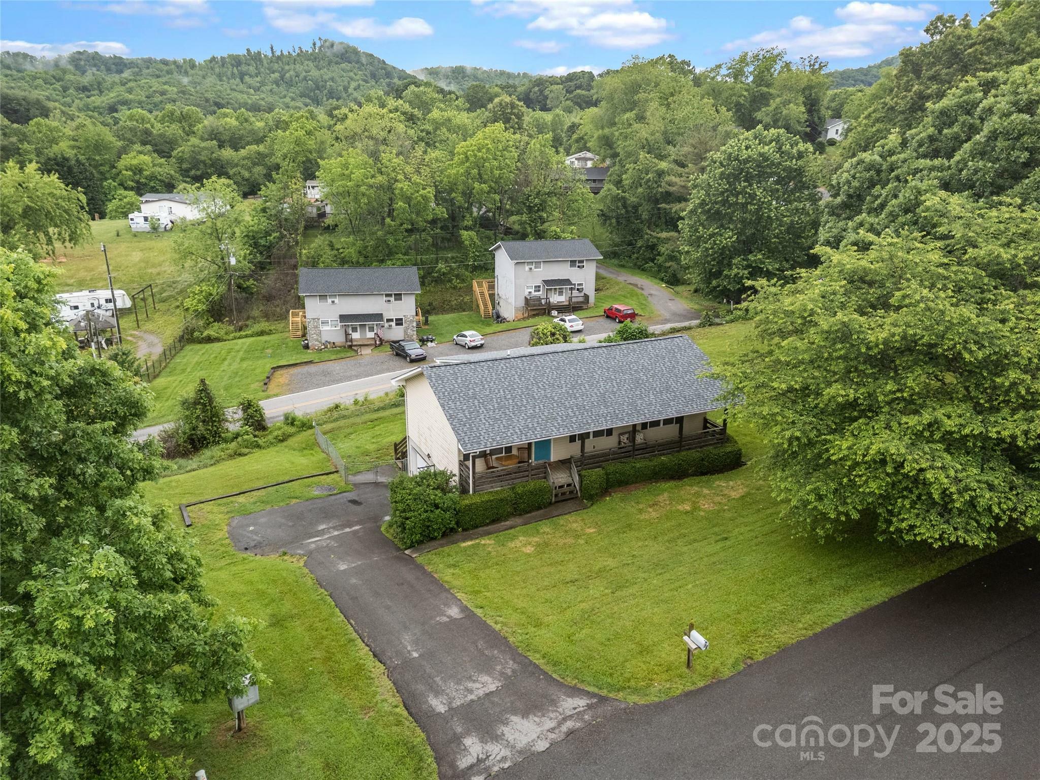 Property Photo: 72 Sovereign Circle NC 28721