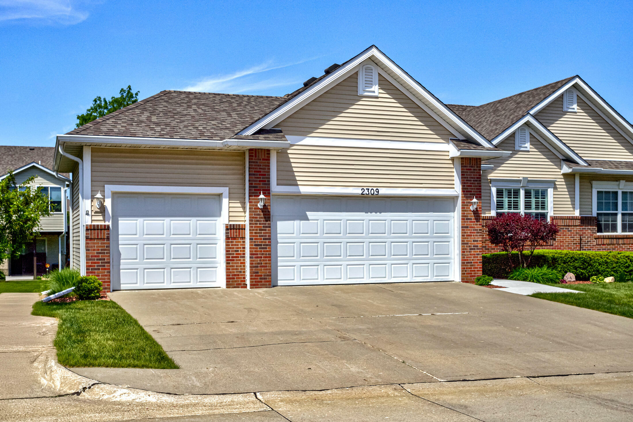 Property Photo:  2309 Westwind Drive  IA 50010 