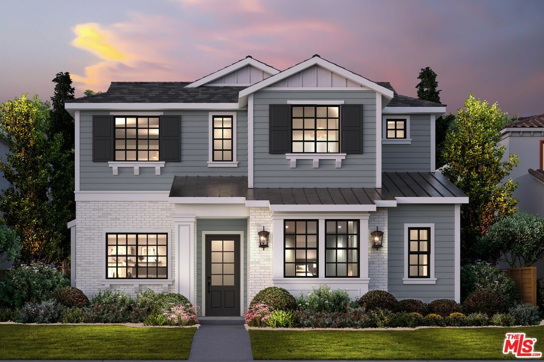 Property Photo: 911 Yale St CA 90403