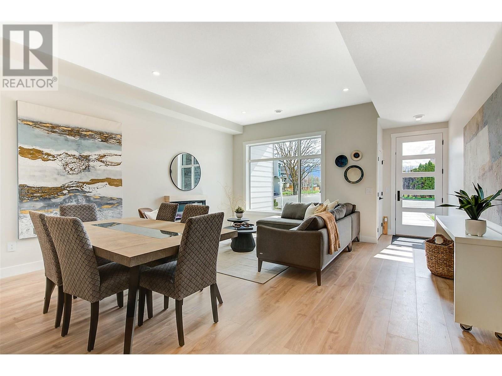 732 Coopland Crescent 1  Kelowna BC V1Y 2V1 photo