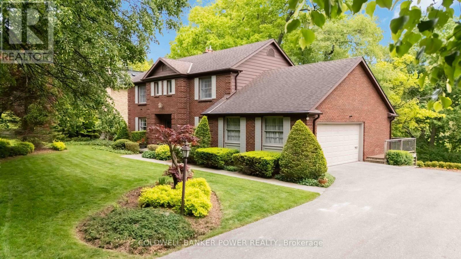 Property Photo: 41 Hampton Crescent ON N6H 2N7