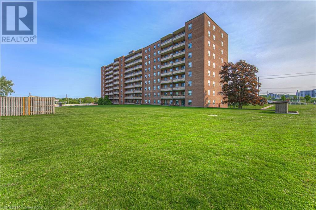 Property Photo:  1100 East Courtland Avenue East 211  ON N2C 2H9 