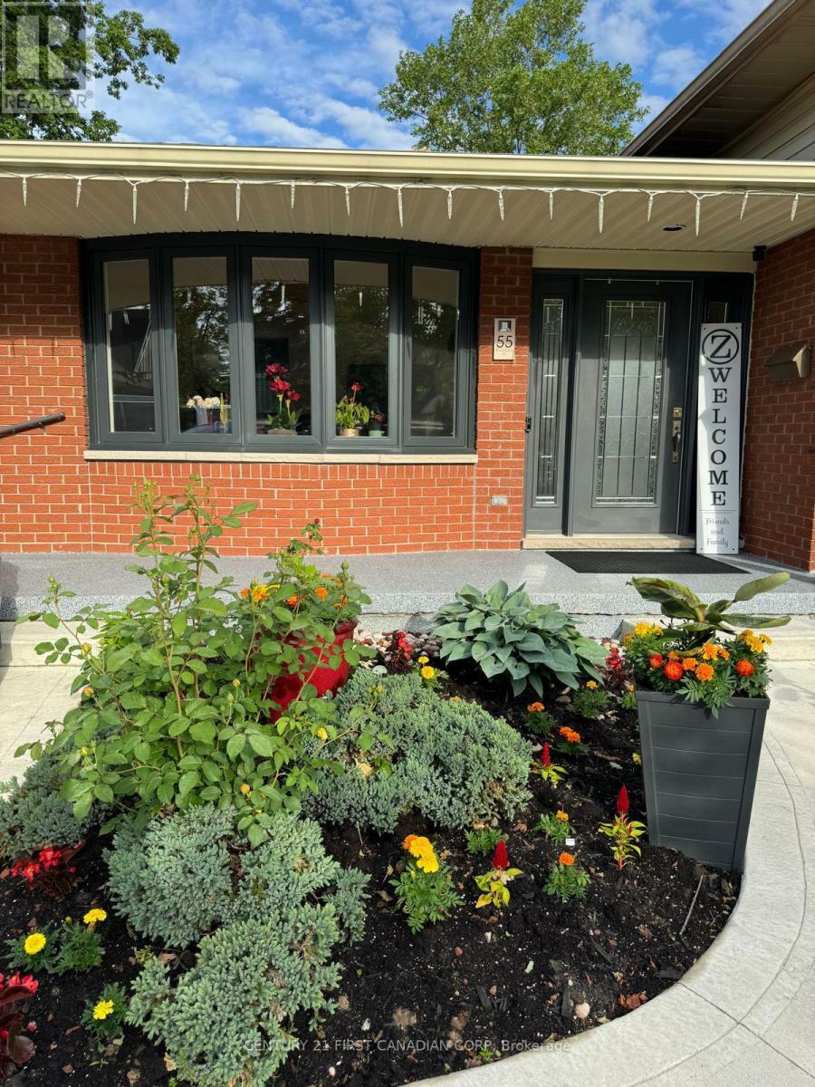 Property Photo: 55 St Lawrence Place ON N6J 2G4