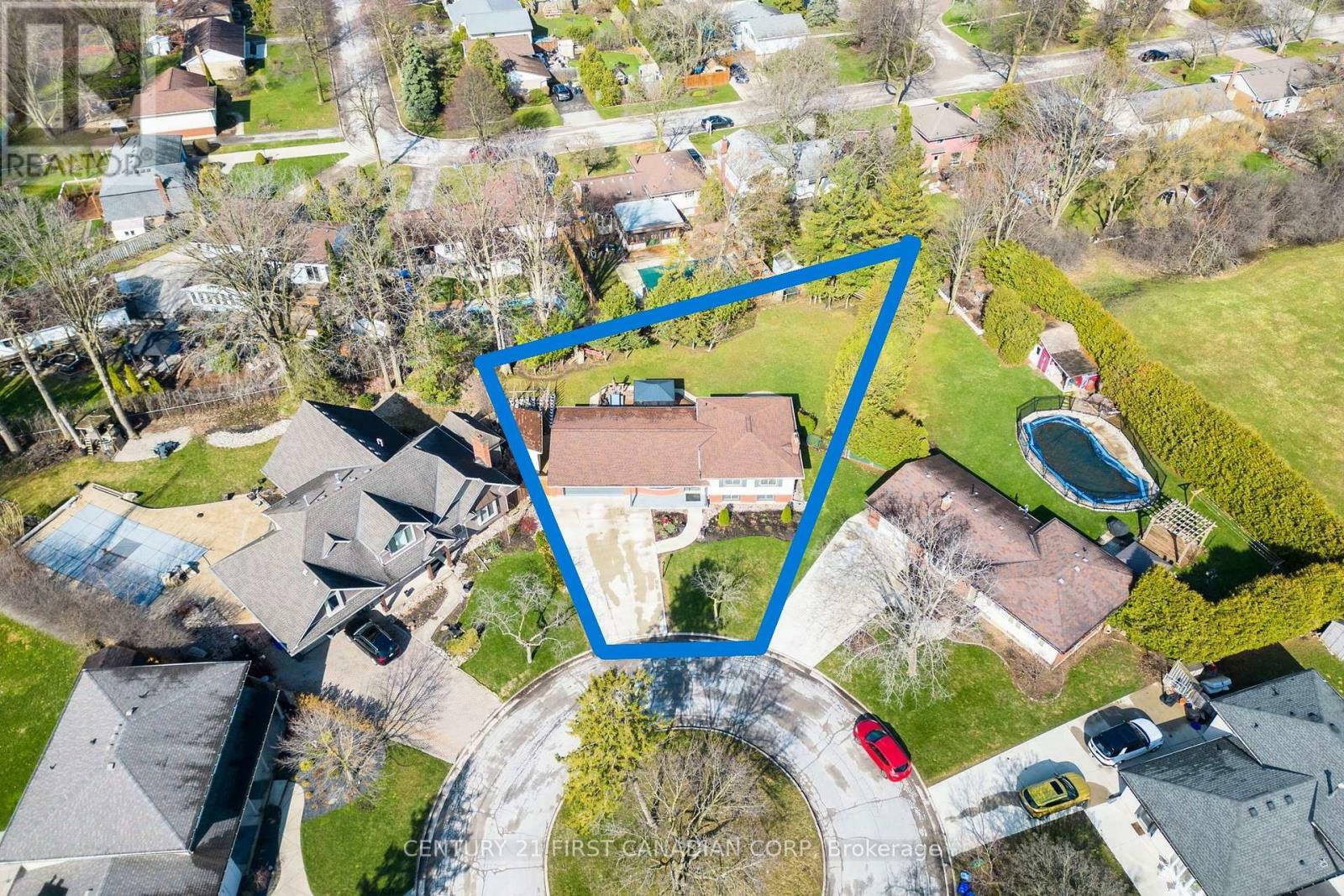 Property Photo: 55 St Lawrence Place ON N6J 2G4
