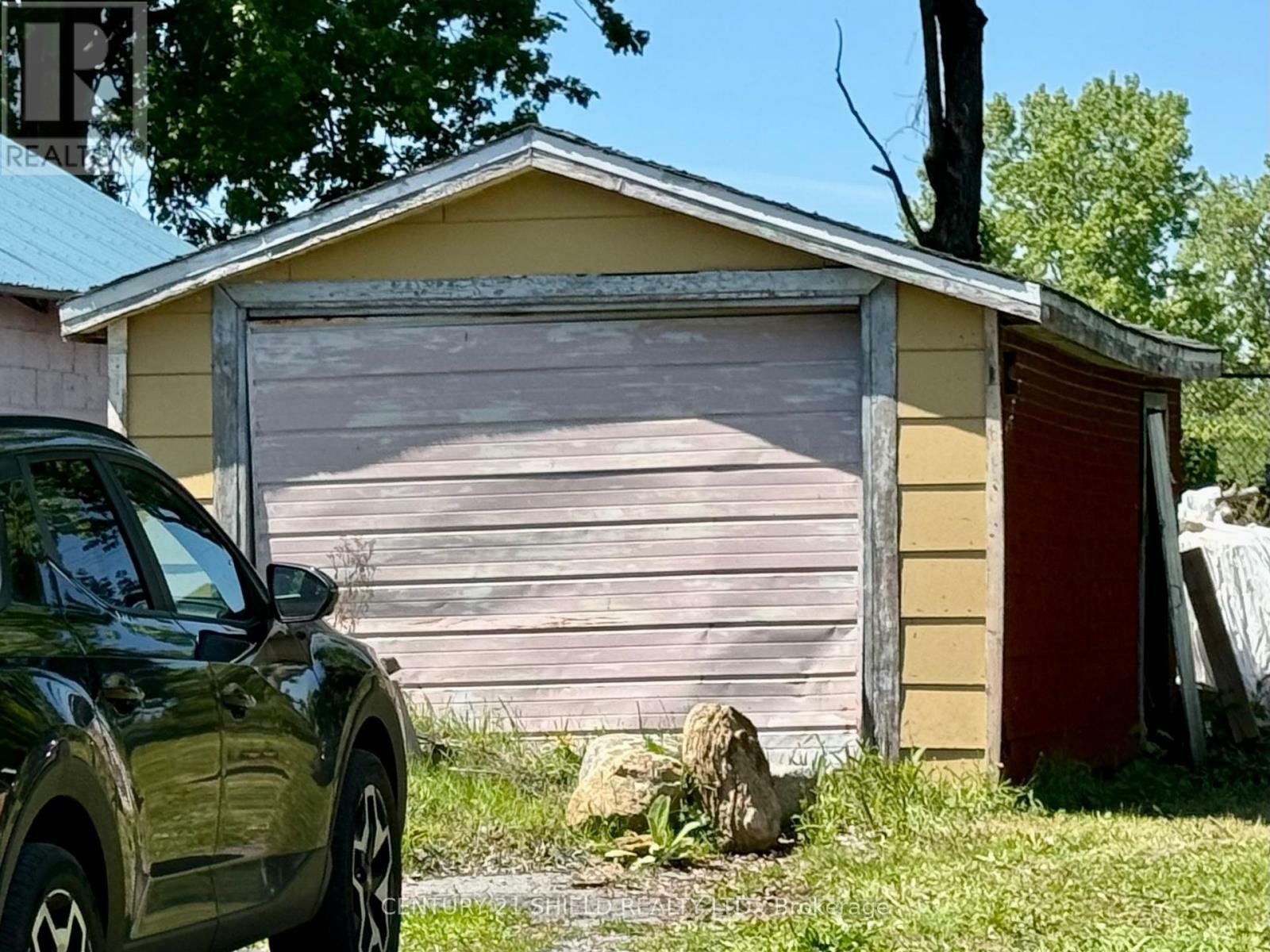 Photo de la propriété: 315 Danis Avenue ON K6H 5E8