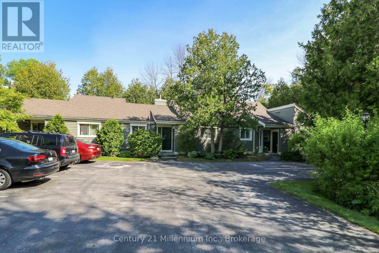 Property Photo: 13 Harbour Street West 256 ON L9Y 5B4