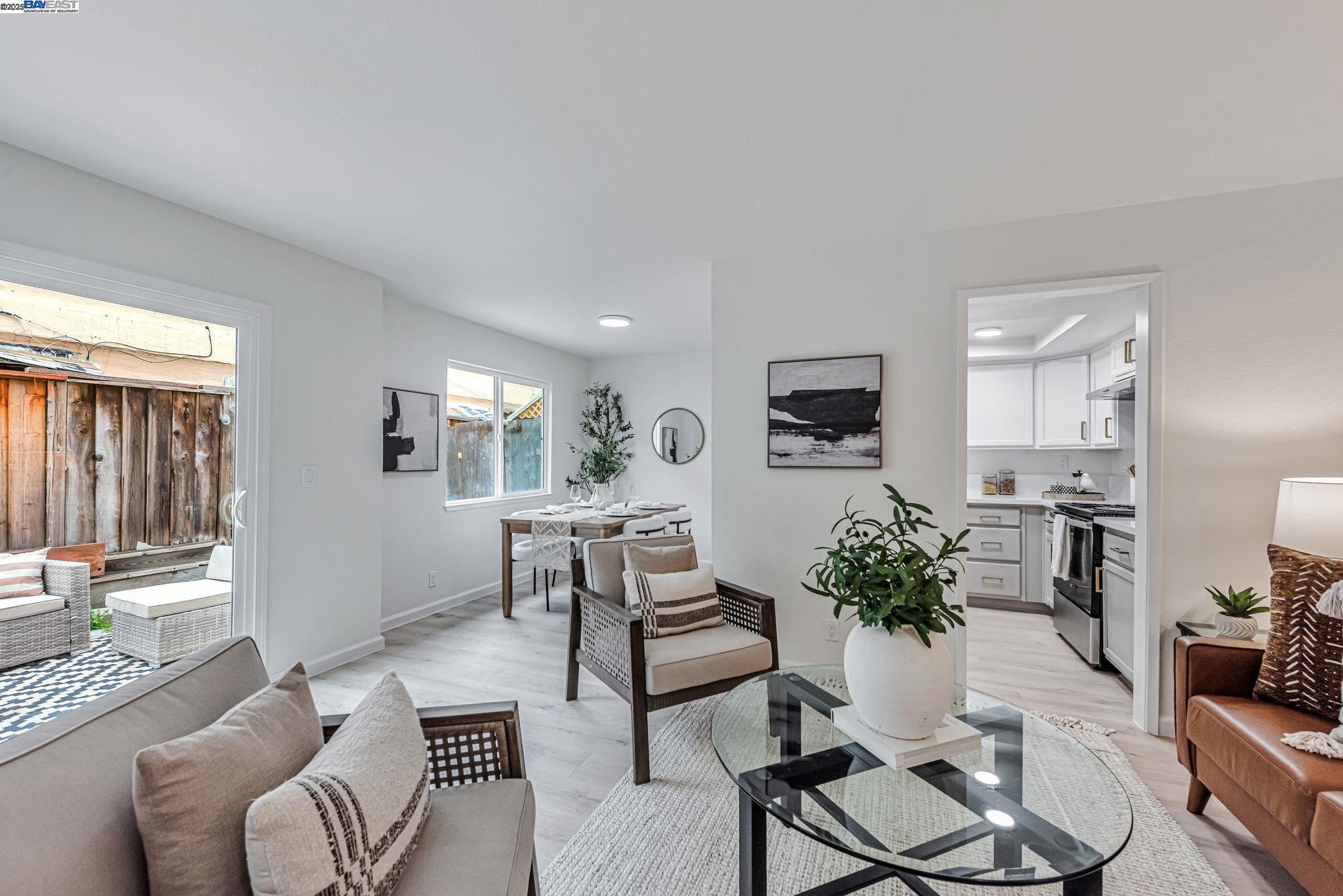 Property Photo: 1027 Evans Ct CA 94544