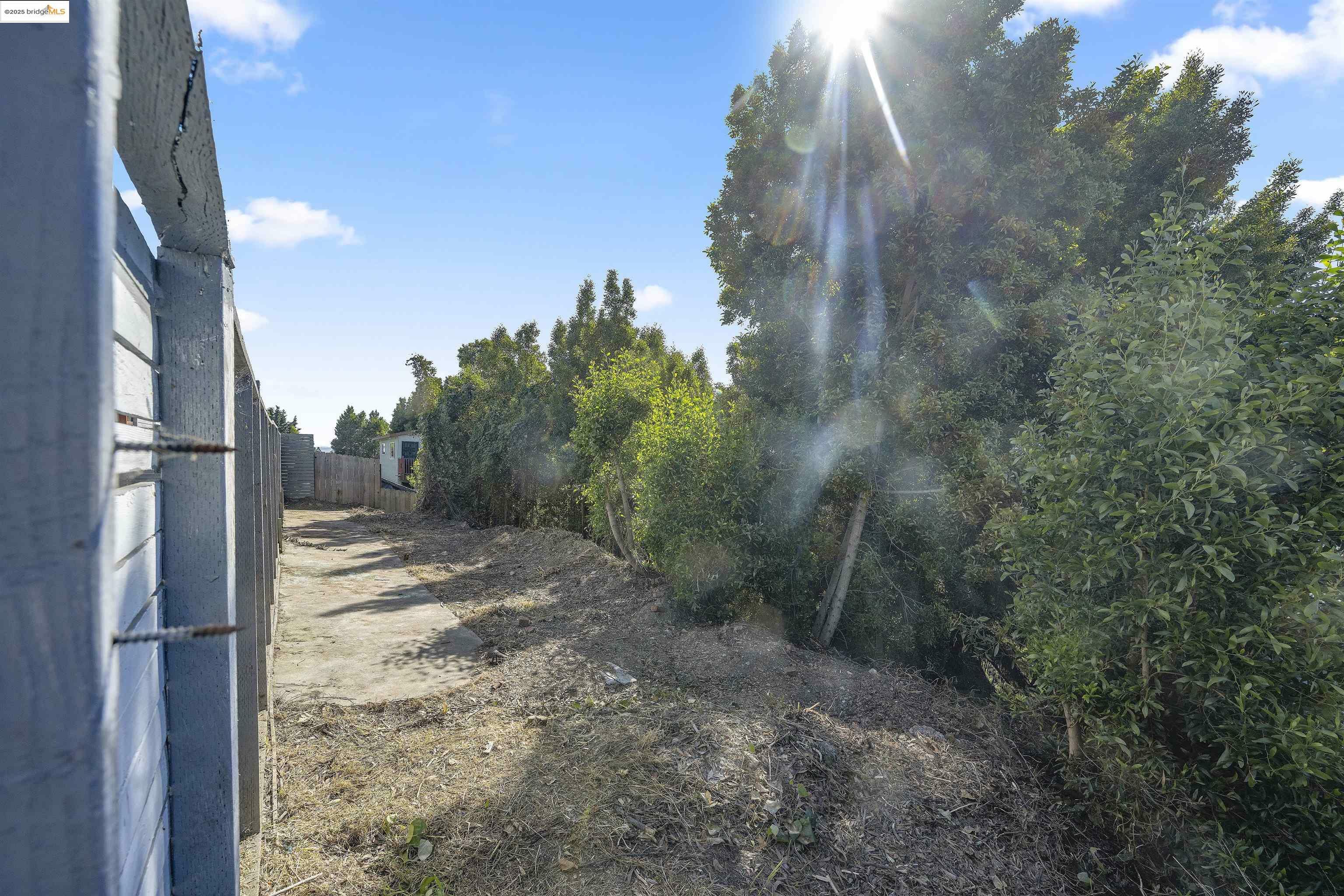 2521 Grande Vista Ave  Oakland CA 94601 photo