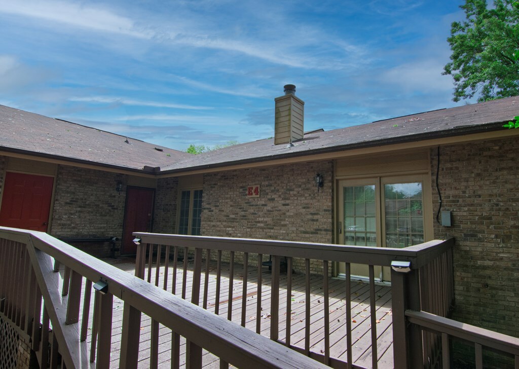 Property Photo: 4200 Bridgecrest Drive AL 36867