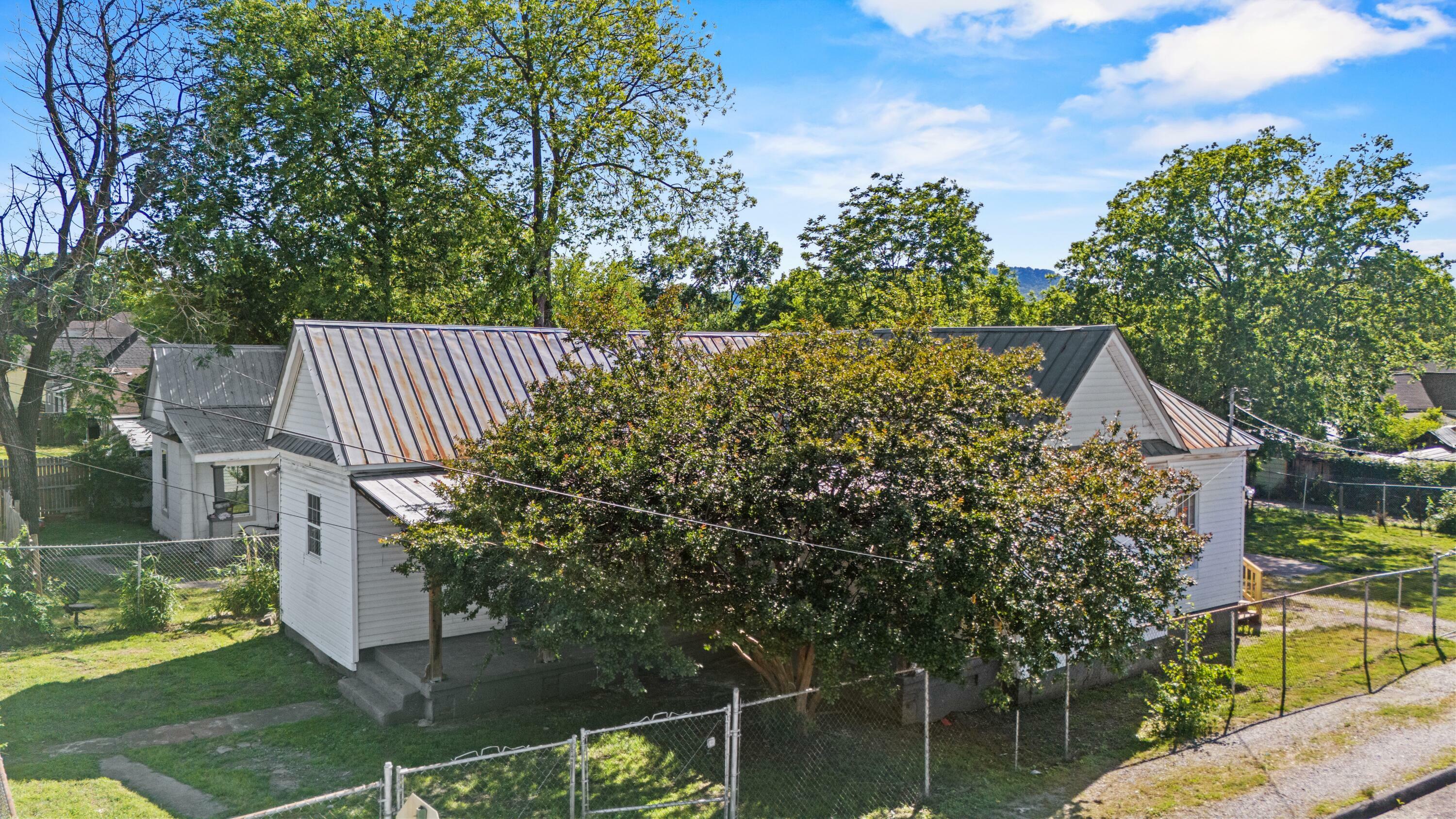 Property Photo: 1601 S Willow Street TN 37404