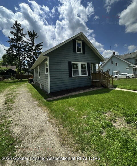 Property Photo: 1110 E Hazel Street MI 48912