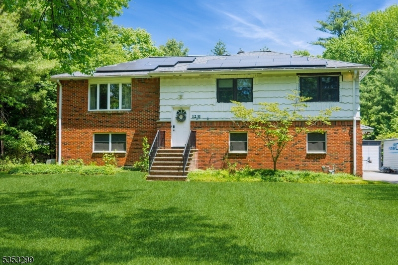 Property Photo: 1231 Sunnyfield Ln NJ 07076
