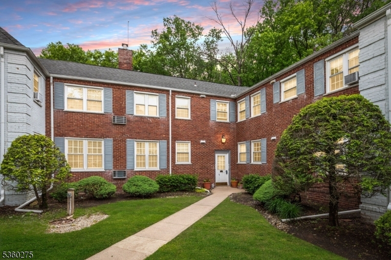 Property Photo: 10 Parkway Vlg 10 E NJ 07016