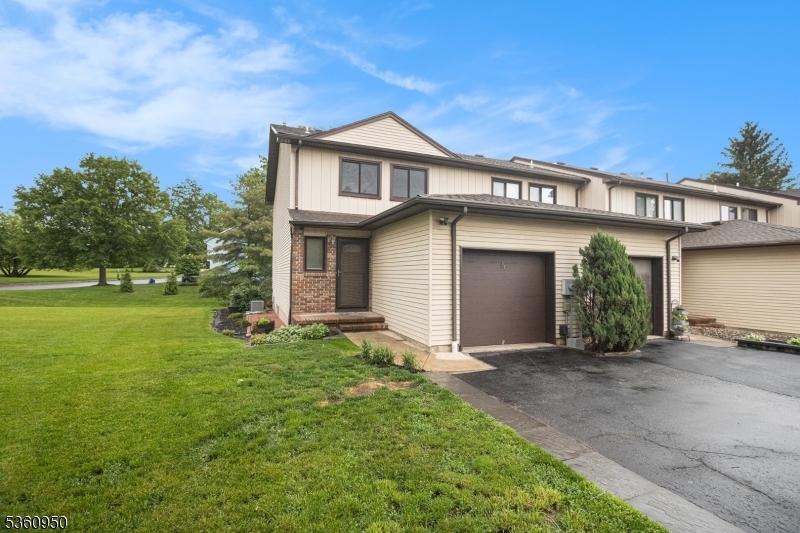 Property Photo:  31 Canterberry Cir  NJ 08822 
