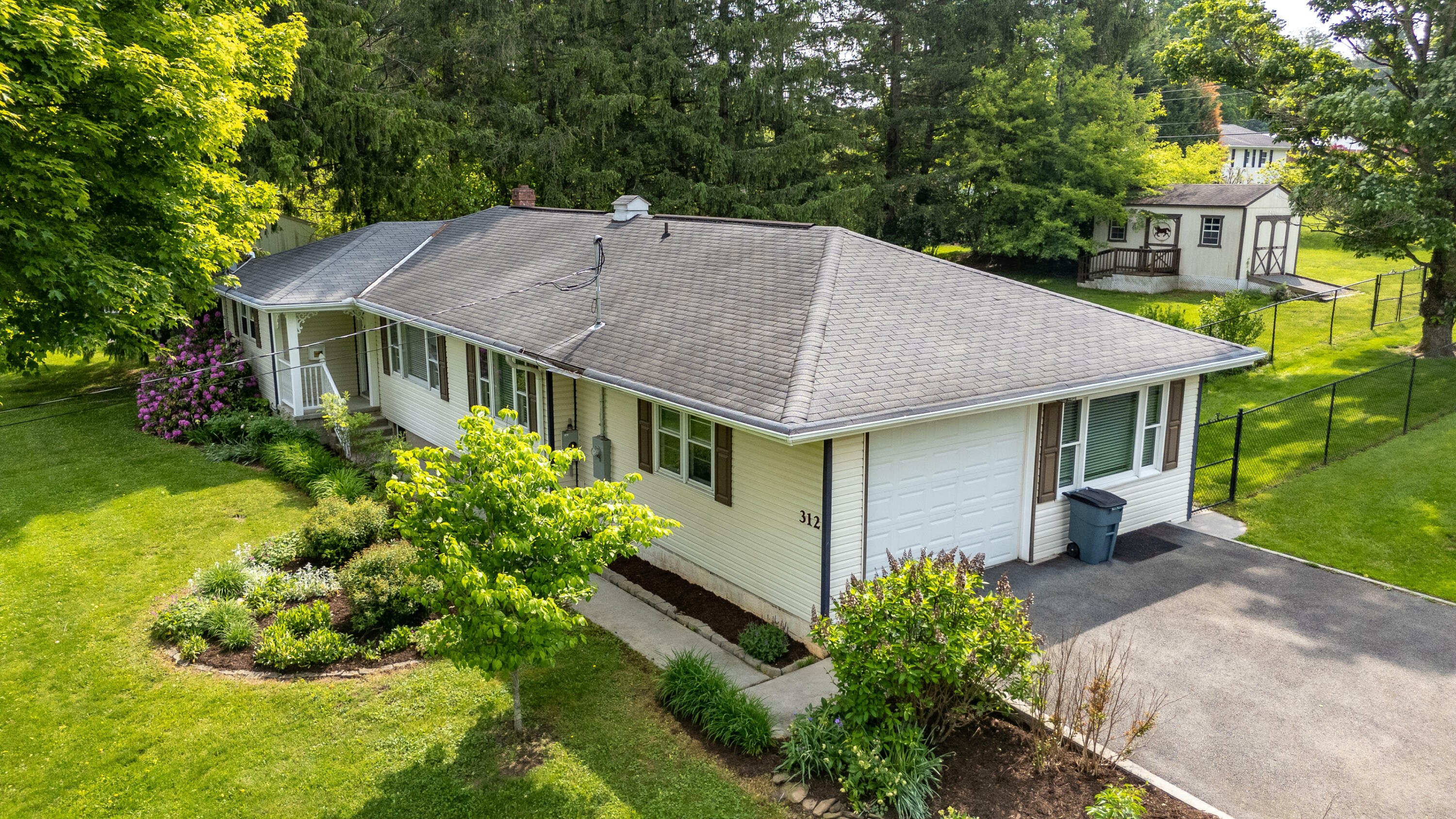 Property Photo: 312 Holt Ln WV 24901