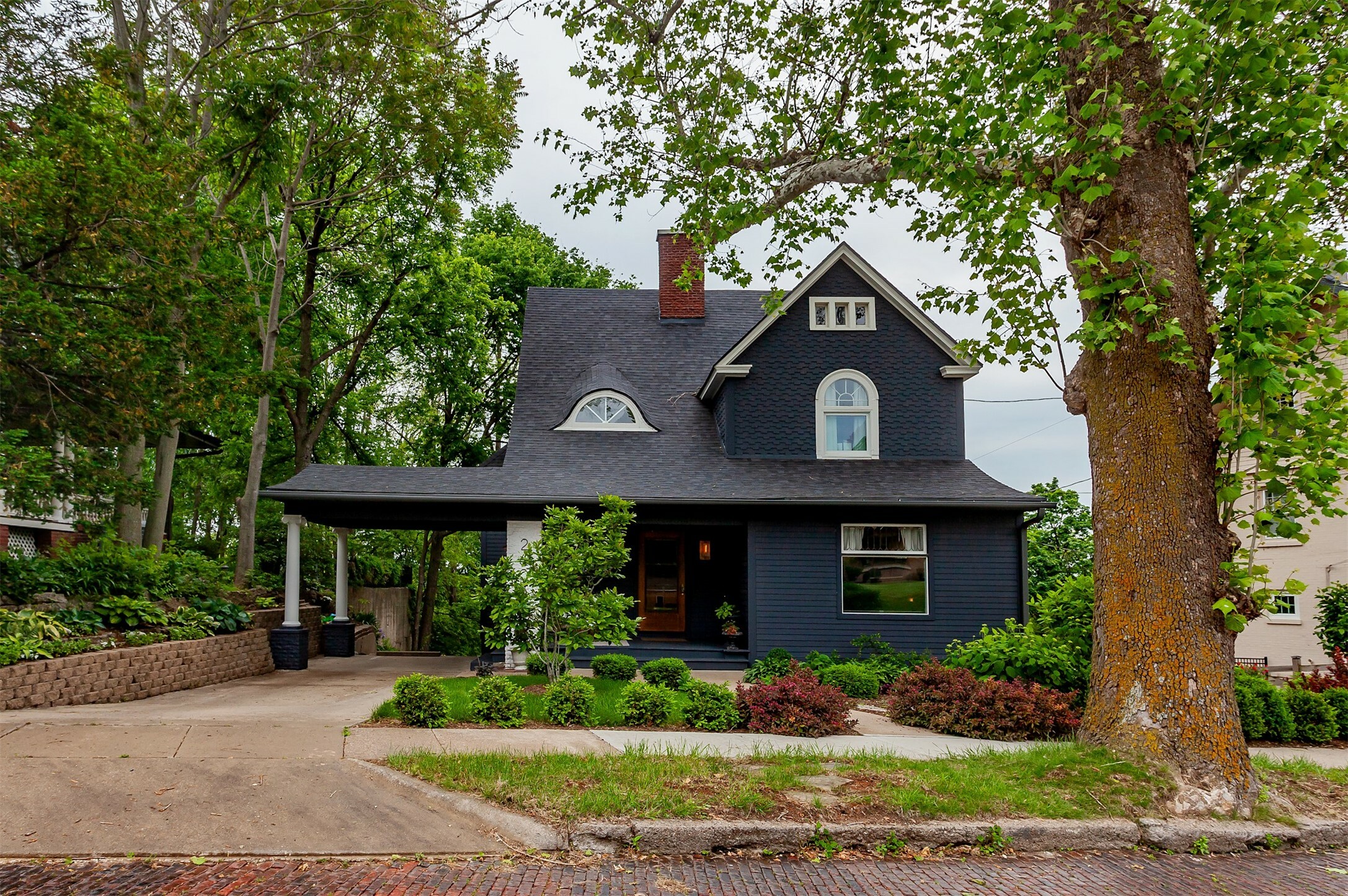 2606 Forest Drive  Des Moines IA 50312 photo