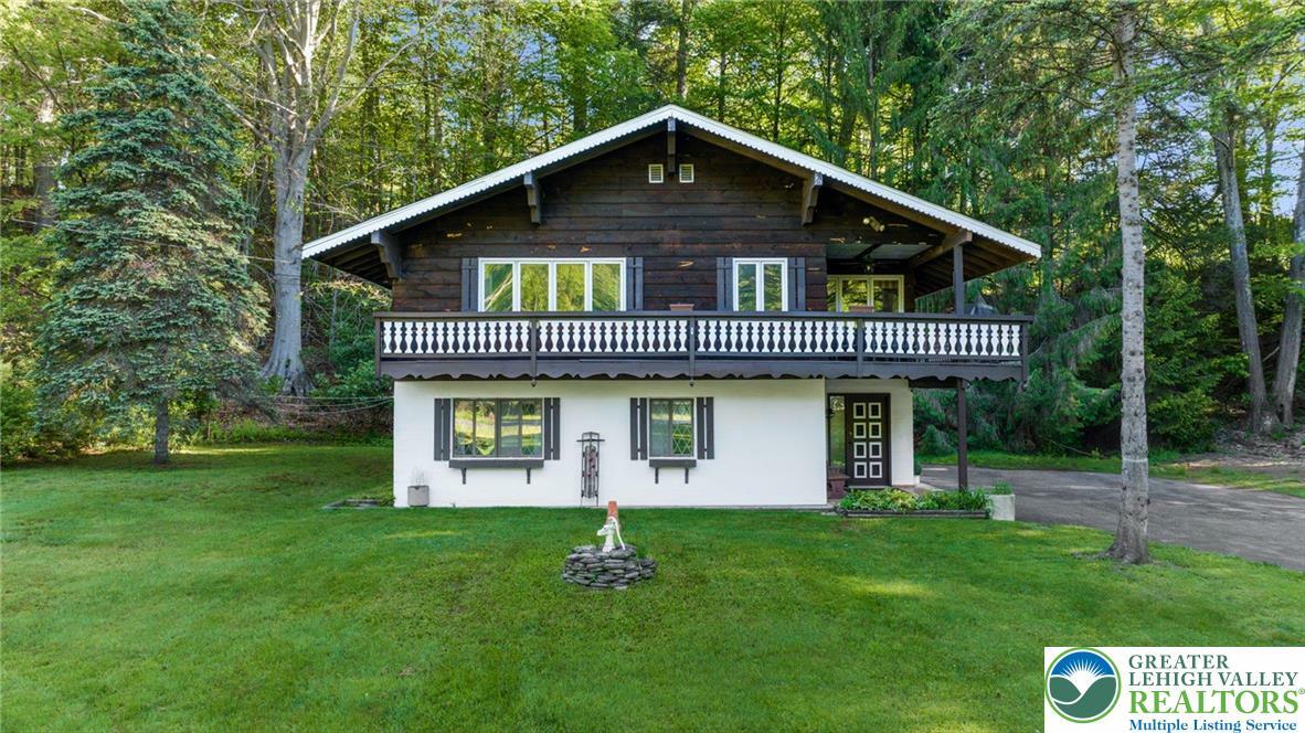 Property Photo: 160 Camelback Road PA 18372