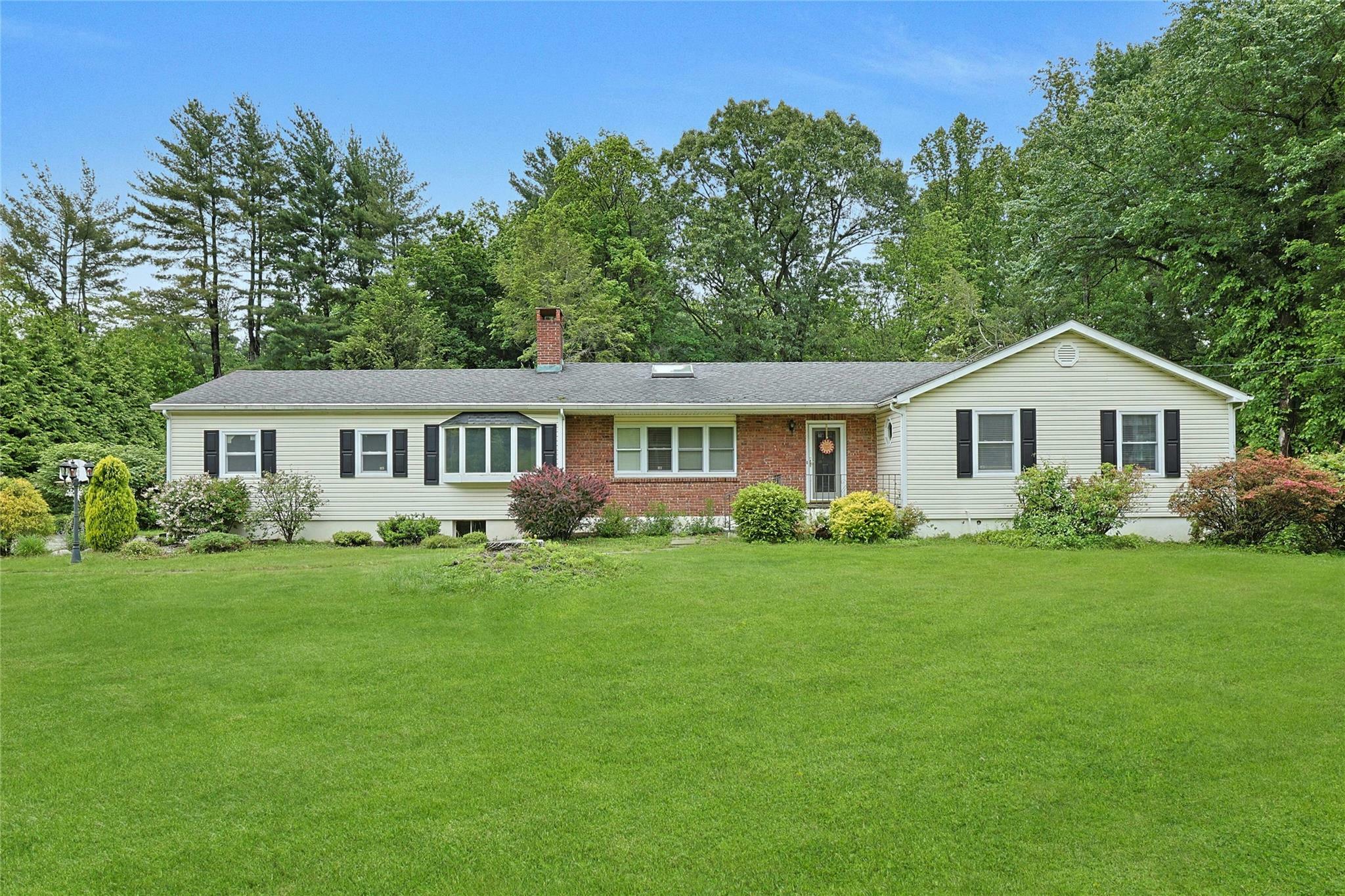 Property Photo:  19 Leicester Road  NY 10510 