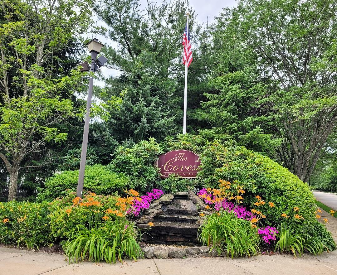 Property Photo: 118 Morley Circle NY 11747
