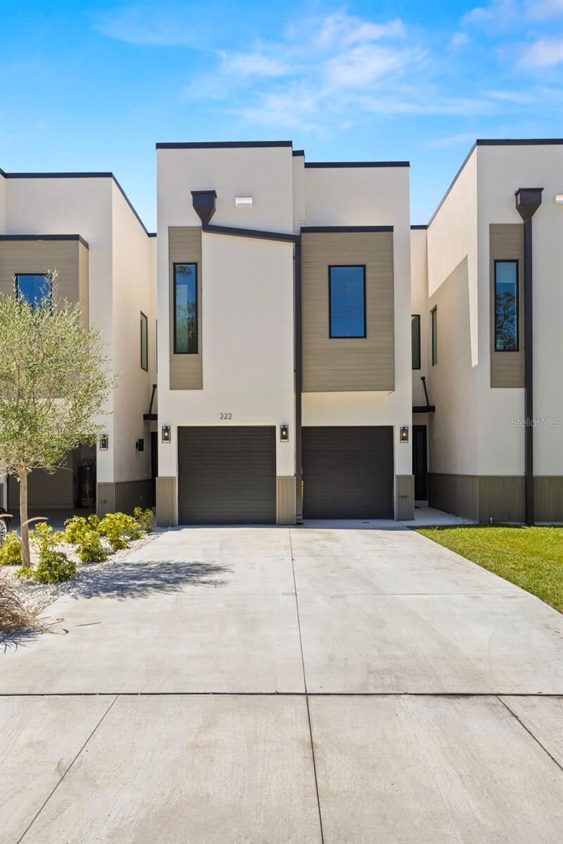 Property Photo:  218 Hesperides Street N  FL 33609 