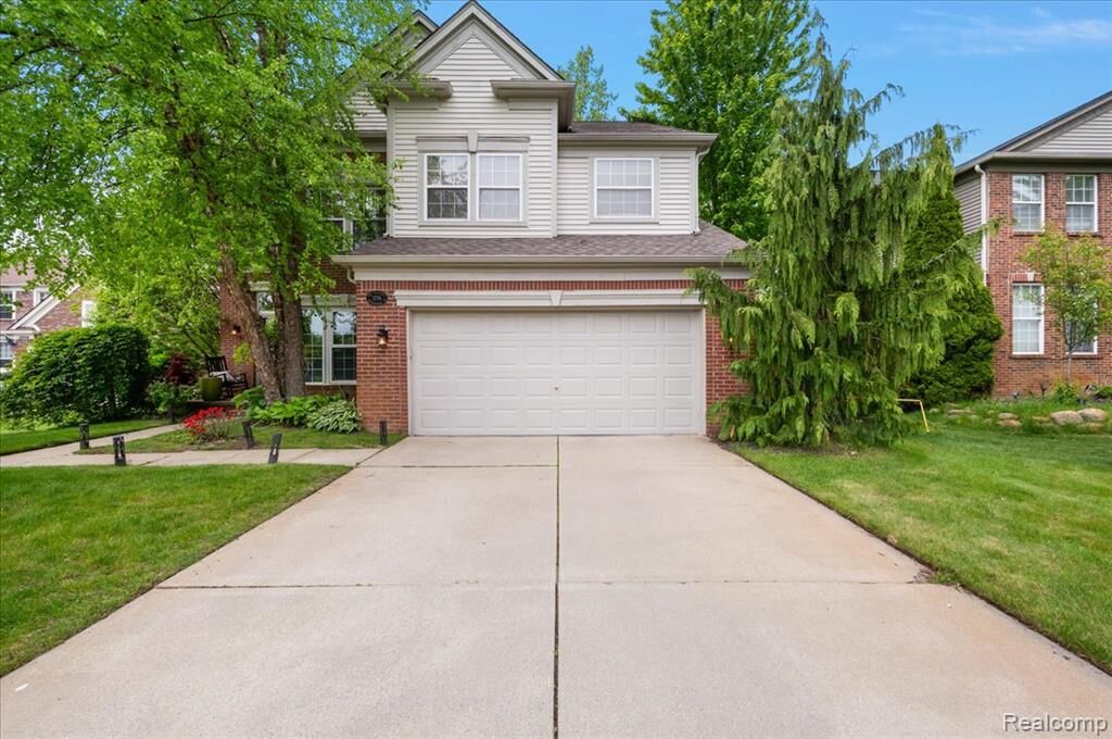 Property Photo:  3796 Briarbrooke Lane  MI 48306 4746 