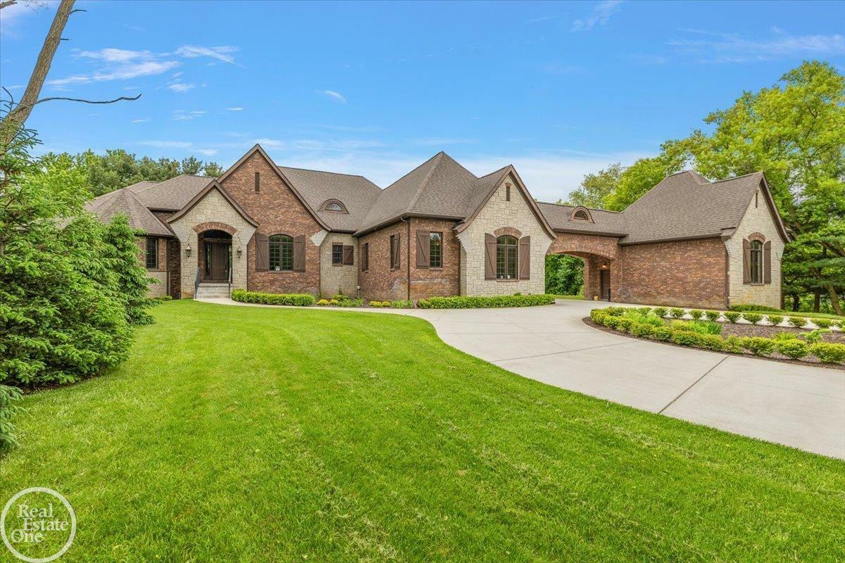 Property Photo: 60330 Mount Vernon Road MI 48306-2036
