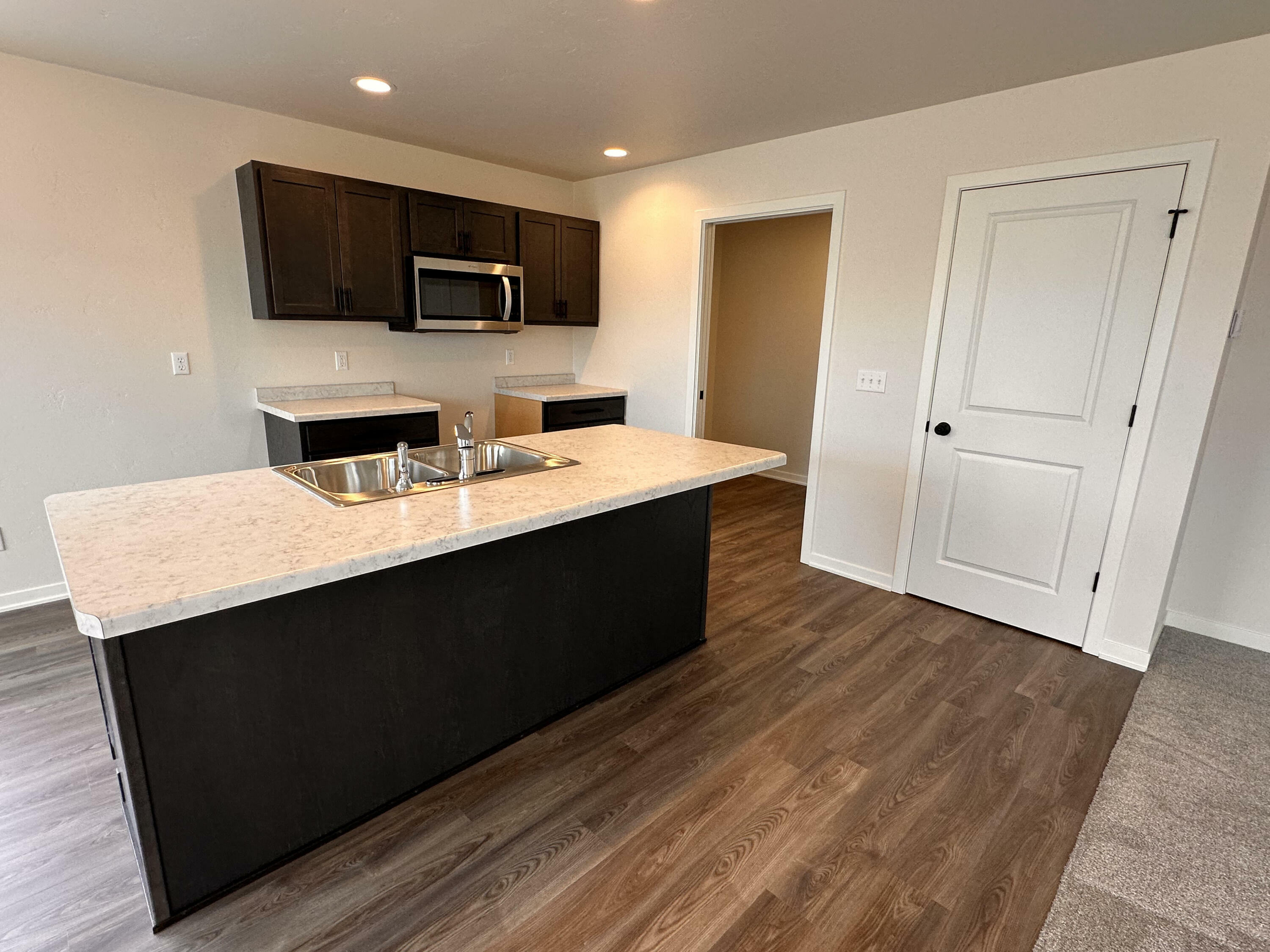 Property Photo: 1017 McNish Ct WI 53085