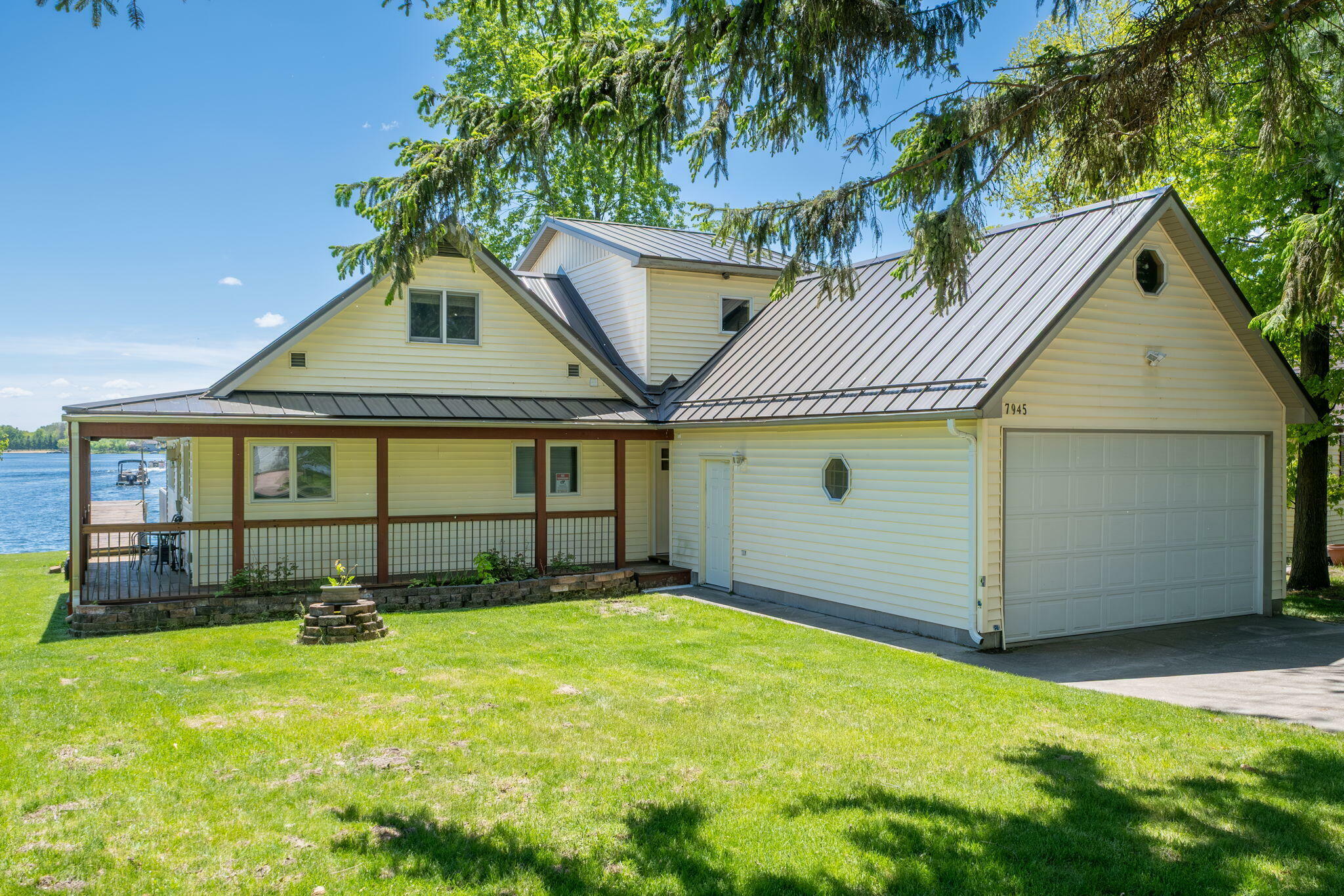 Property Photo: 7945 W Royal Road MI 49346