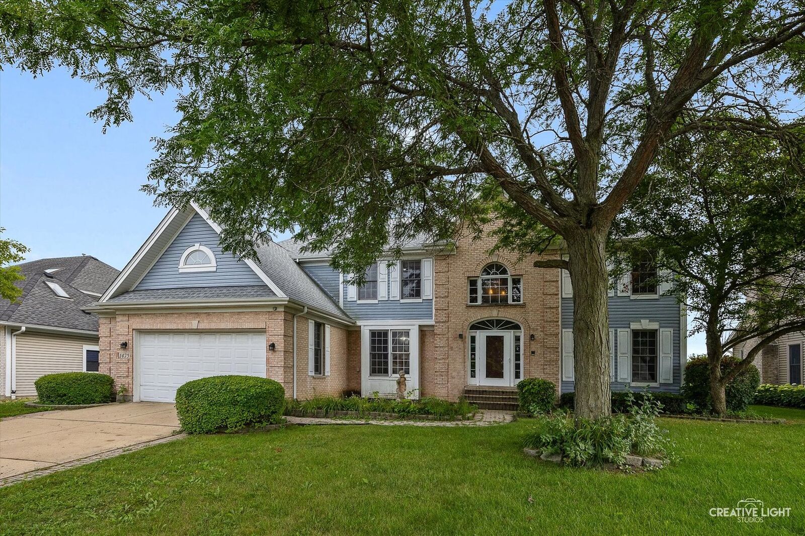Property Photo:  1475 S Crowfoot Circle  IL 60169 